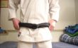 Hoe te binden een karate belt