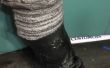 Upcycle trui mouwen in Boot sokken of beenwarmers