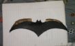 Hoe maak je batman's batarang van karton