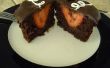 Dubbele chocolade aardbeien Cupcake met een roomkaas afwerklaag