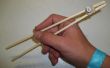 Chopstick trainer met alleen een elastiekje! (en stokjes) 