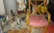 Een oude stoel omzetten in een draagbare verstek zaag stand