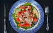 Watermeloen salade met parmaham, snelle ingemaakte watermeloen korst en Parmigiano-Reggiano