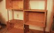 Boekenkast van houten kisten