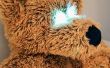 ElectroPlush - teddybeer die ontwaakt omhoog wanneer geraakt op de buik slapen