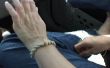 Hoe maak je een eenvoudige Macrame' armband (of ketting)
