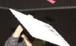 Walkalong zweefvliegtuig gemaakt van Phone Book papier