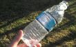 Hoe om water in het wild met 2 flessen water te zuiveren. 