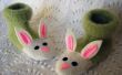 Fuzzy bunny pantoffels van gerecycled truien en voelde details