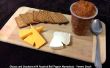 Kaas en Crackers met geroosterde paprika marmelade