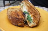 Gegrilde aubergine-Sandwich (vegetarisch)