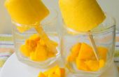 Mango Kulfi ijs zonder een Popsicle schimmel