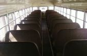 Verwijderen van de schoolbus zetels