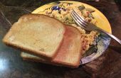 Gemakkelijk eieren, toast, en spek ontbijt