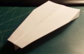 Hoe maak je de papieren vliegtuigje van adelaarsjong