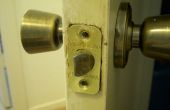 Hoe te verwijderen en vervangen van een deurknop Weslock