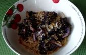 Geroosterde paarse bloemkool met een gebruind boter, salie en hele tarwe Spaghetti
