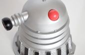 De arts die Pinball Dalek motorizing
