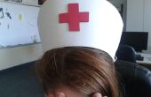 Hoe maak je een vrouwelijke verpleegkundige-hoed