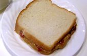 Hoe maak je een pindakaas en jam Sandwich