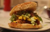 Krokante kip hamburger met mangosalsa en Guacamole