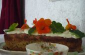 Biologische Courgette courgette Cake Recept met rauwe crème Chantilly en Nasturtiums