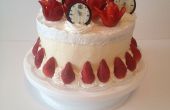 Strawberry Cream Cake (Happy New Year instructables.com!) 