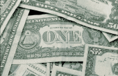 Trekken van de magneetstrip uit Amerikaanse papiergeld