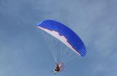 Vliegen een Paraglider aangedreven