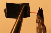 Hoe korte stukken van dunne strip (0,7 mm) PTFE (teflon) gecoate draad aan beide uiteinden