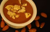Chocolade Macaroon soep met amandel Biscotti Croutons (veganistisch)