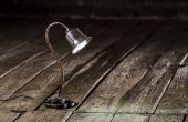 Schattige kleine bureaulamp, gemaakt van schroot Fullmetal, Steampunk