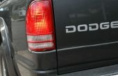 Wijzigen van de rem/signaallampje op uw 2003 Dodge Truck