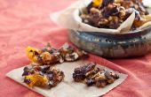 Pittige spek broos met cashewnoten, abrikozen en chocolade
