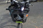 Montage van fietsverlichting op fiets manden