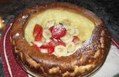 Duits pannenkoek met aardbeien en bananen