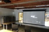 Het gebruik van de conferentie kamer Projector op TechShop San Francisco