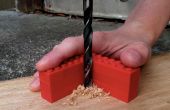 Hoe rechte gaten boren met een boor van de Hand (met behulp van Lego)