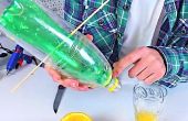 Hoe maak je een SAP SQUEEZER van PLASTIC flessen | DIY | HANDLEIDING