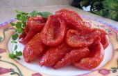 Zelfgemaakte zon-geroosterde tomaten