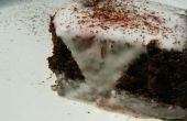 Chocolade rode biet & zwarte thee met zoete roomkaas slagroom taart