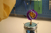 Maken van een Arduino gecontroleerd licht-volgende bloem Bot