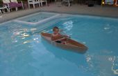 Hoe maak je een kartonnen kano voor uw kinderen in het zwembad
