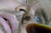 Hoe om te drinken bier door je neus