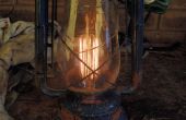 Een antieke lamp olie of kerosine opwindende
