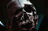 Zelfgemaakte Darth Vader masker gesmolten