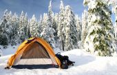 Hoe om warm te houden op een winter kamperen
