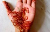Het toepassen van Henna (Mehndi) op je handen! 
