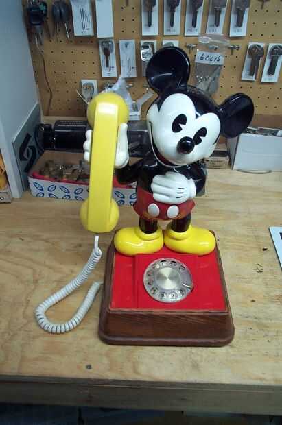 Mickey Mouse Rotary-celtelefoon.